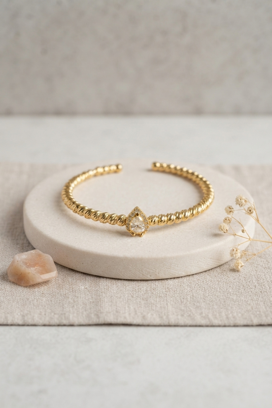 Gold Renk Dorika Model Damla Zirkon Taşlı Kadın Bileklik - Lisinya