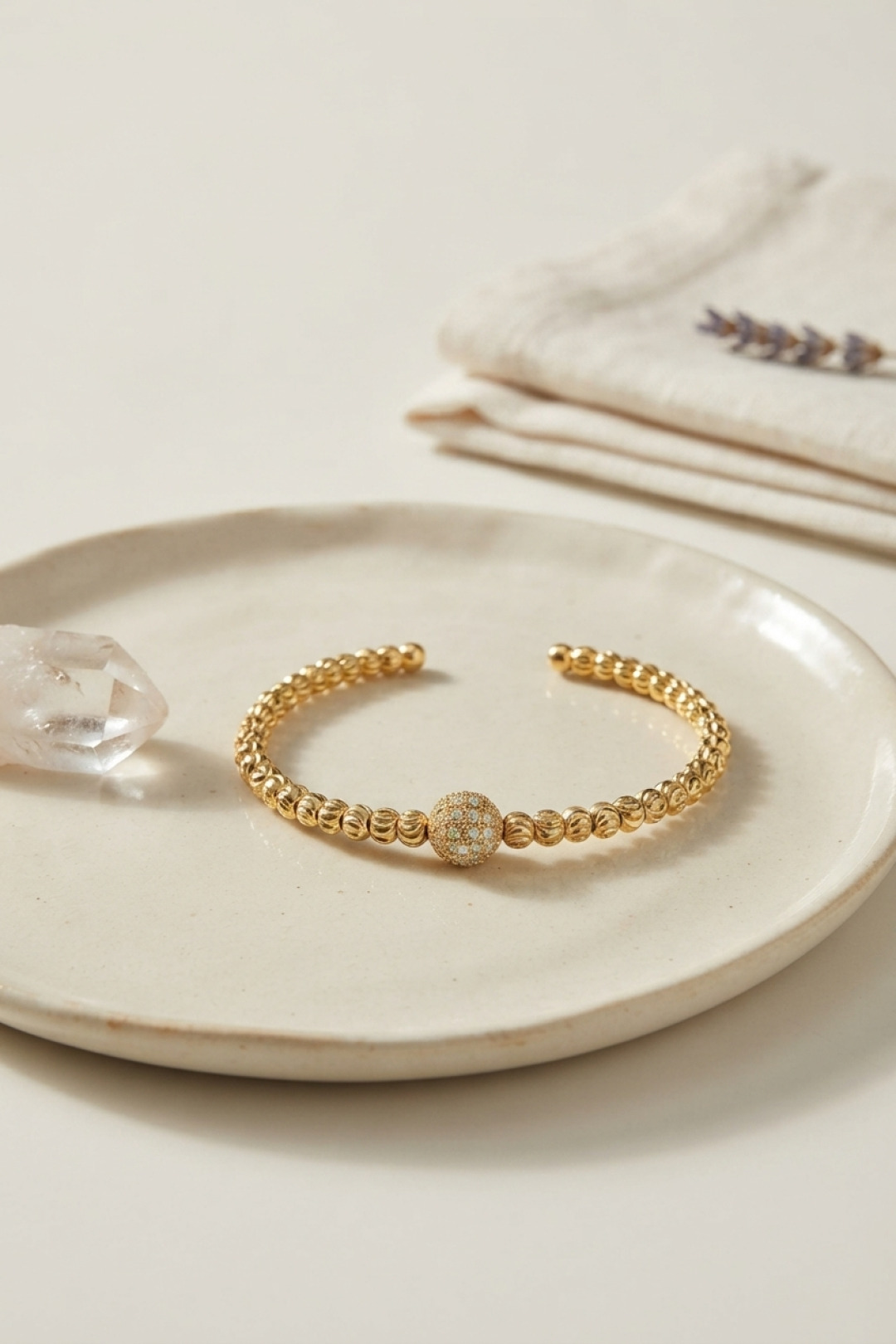 Gold Renk Dorika Model Zirkon Taşlı Kadın Bileklik - Lisinya