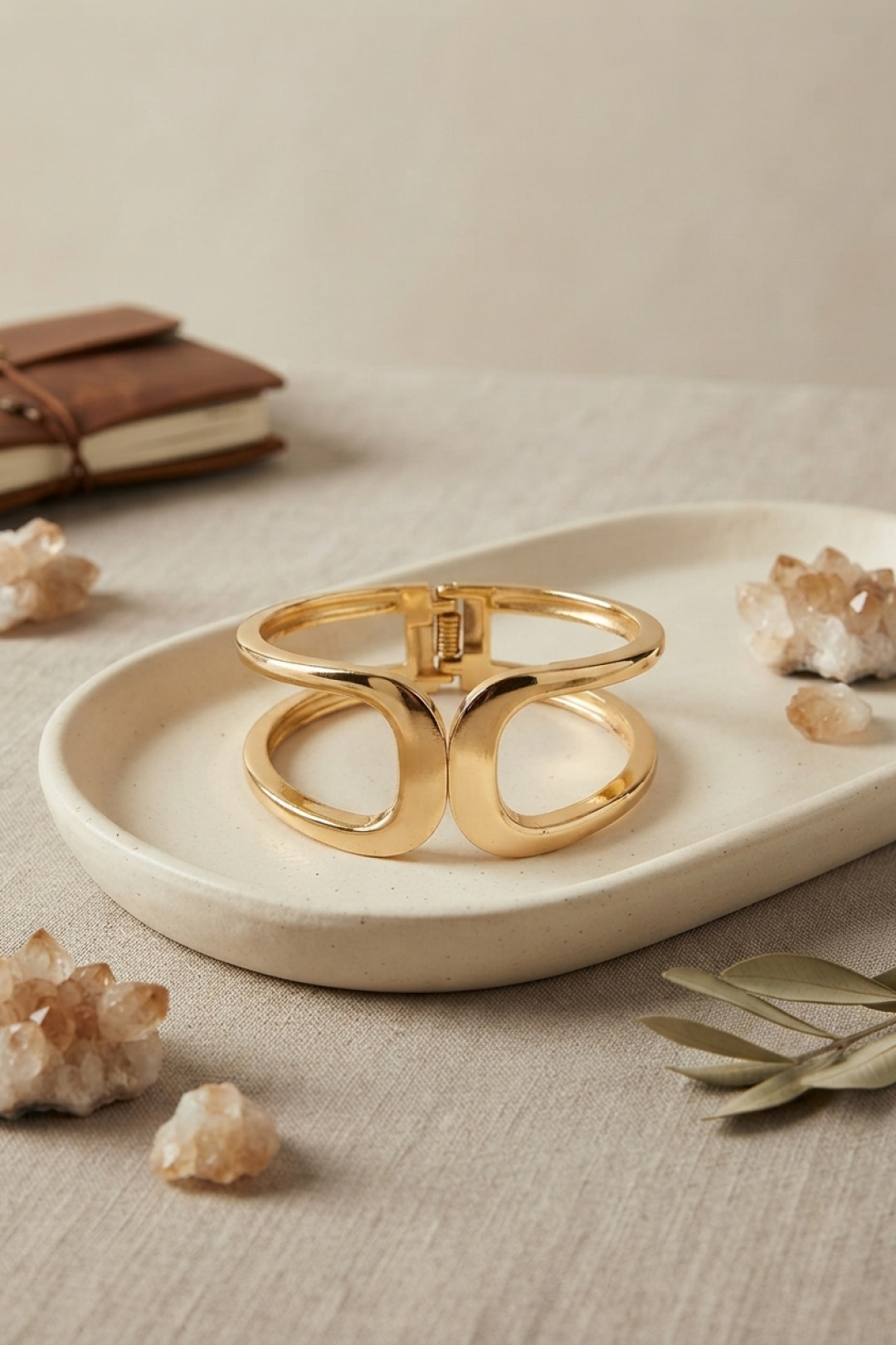 Gold Renk Pirinç Manşet Model Vintage Kelepçe Bilezik - Lisinya