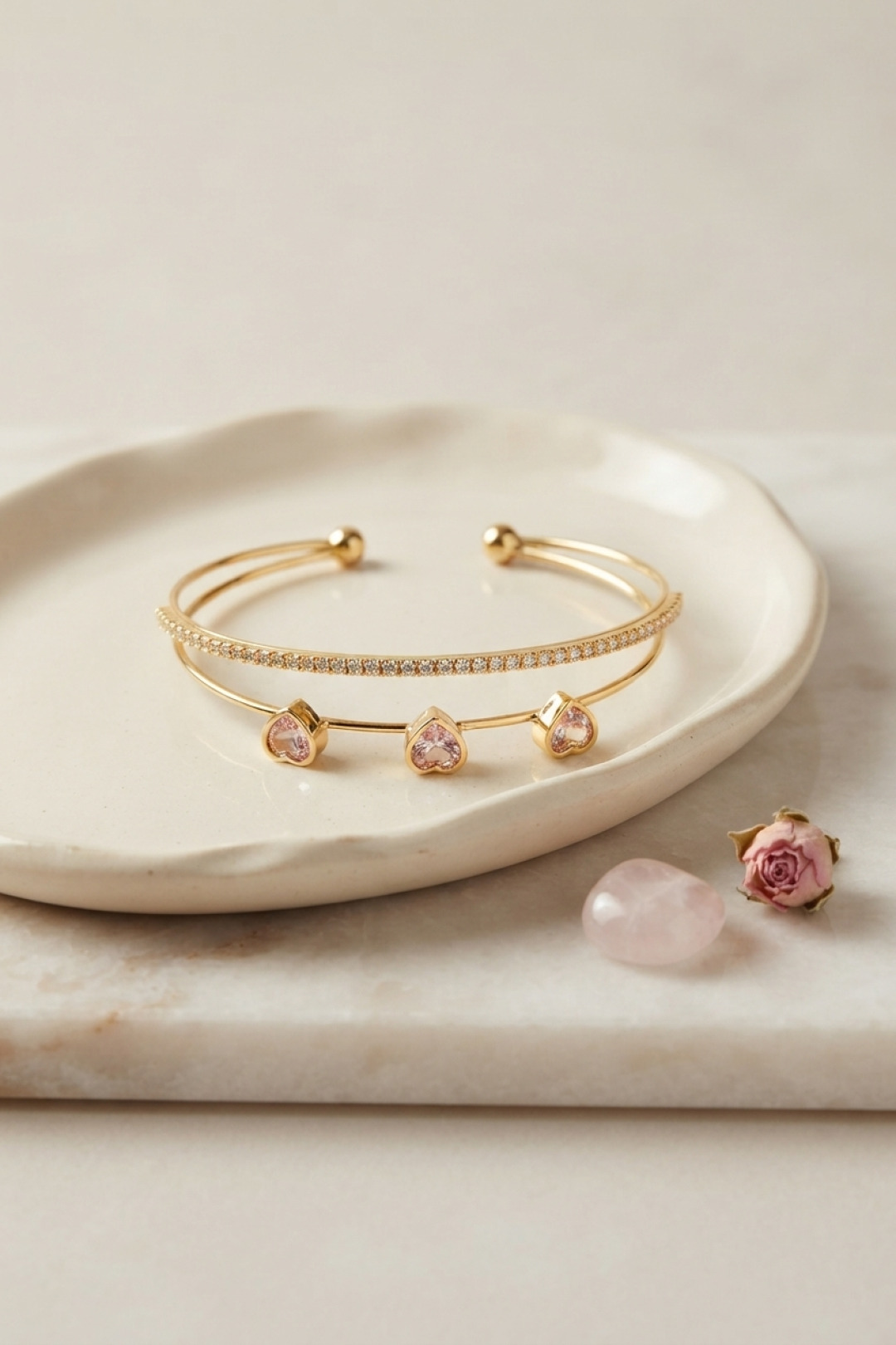 Pembe Kalp Model Zirkon Taşlı Gold Renk Kadın Bileklik - Lisinya