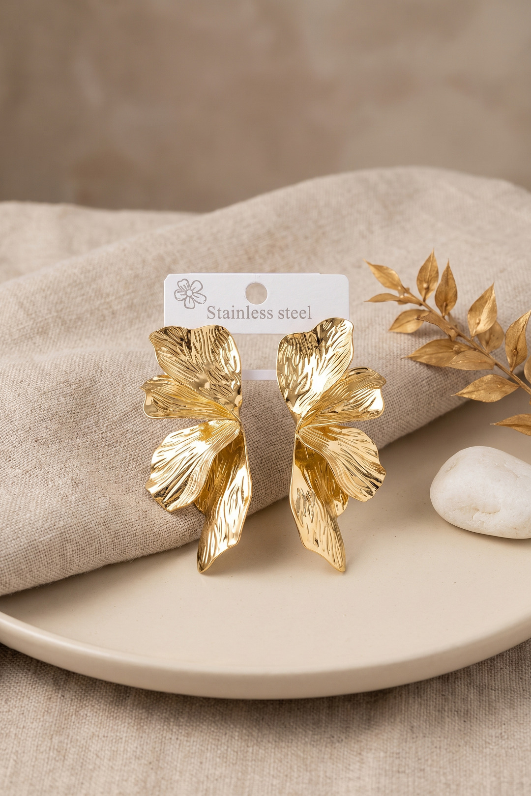 316L Çelik Gold Renk Lotus Yaprak Model Kadın Küpe - Lisinya 316L Çelik Gold Renk Lotus Yaprak Model Kadın Küpe - Lisinya