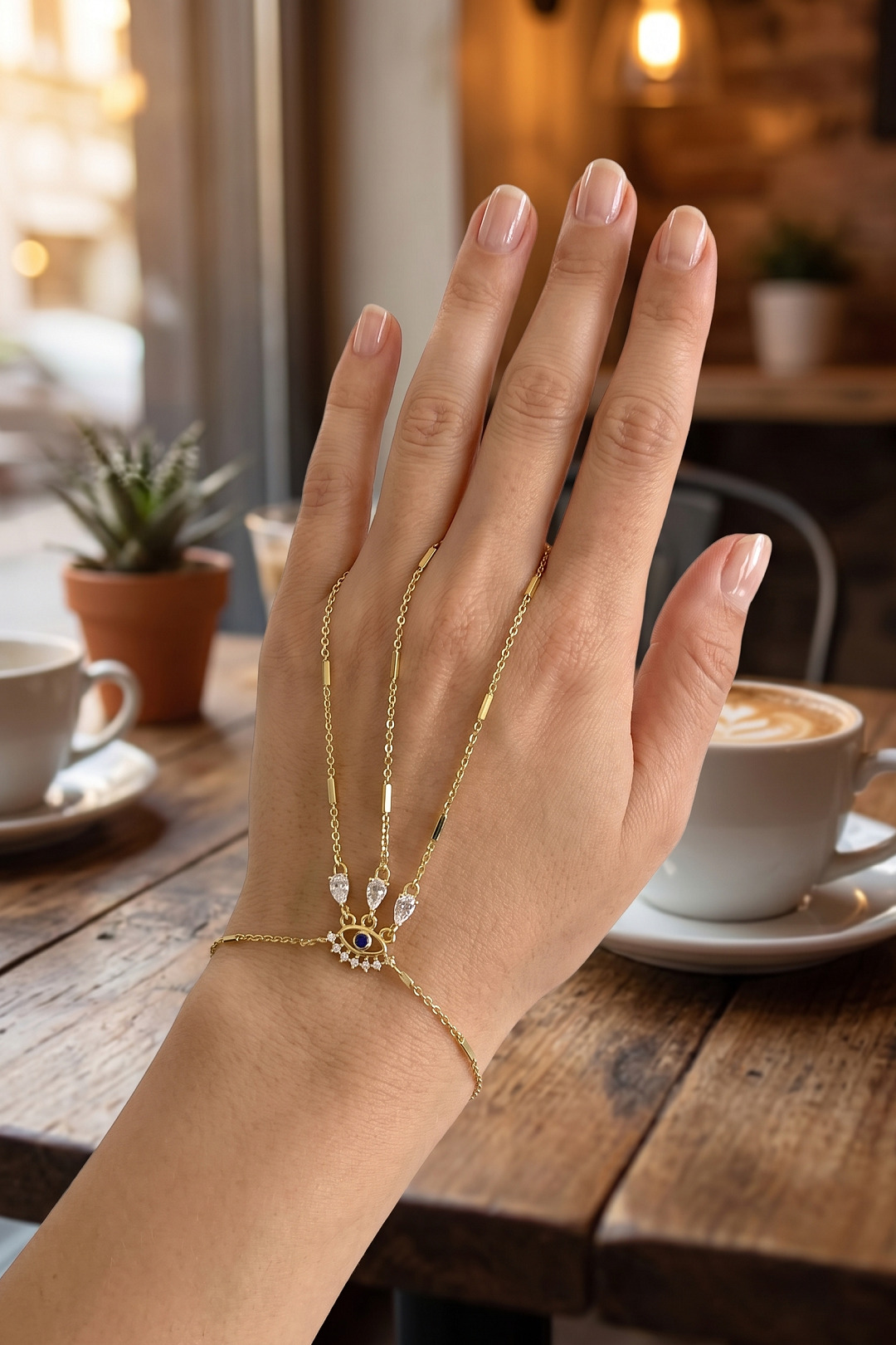 Gold Renk Pirinç Zirkon Taşlı Göz Model Şahmeran - Lisinya Gold Renk Pirinç Zirkon Taşlı Göz Model Şahmeran - Lisinya