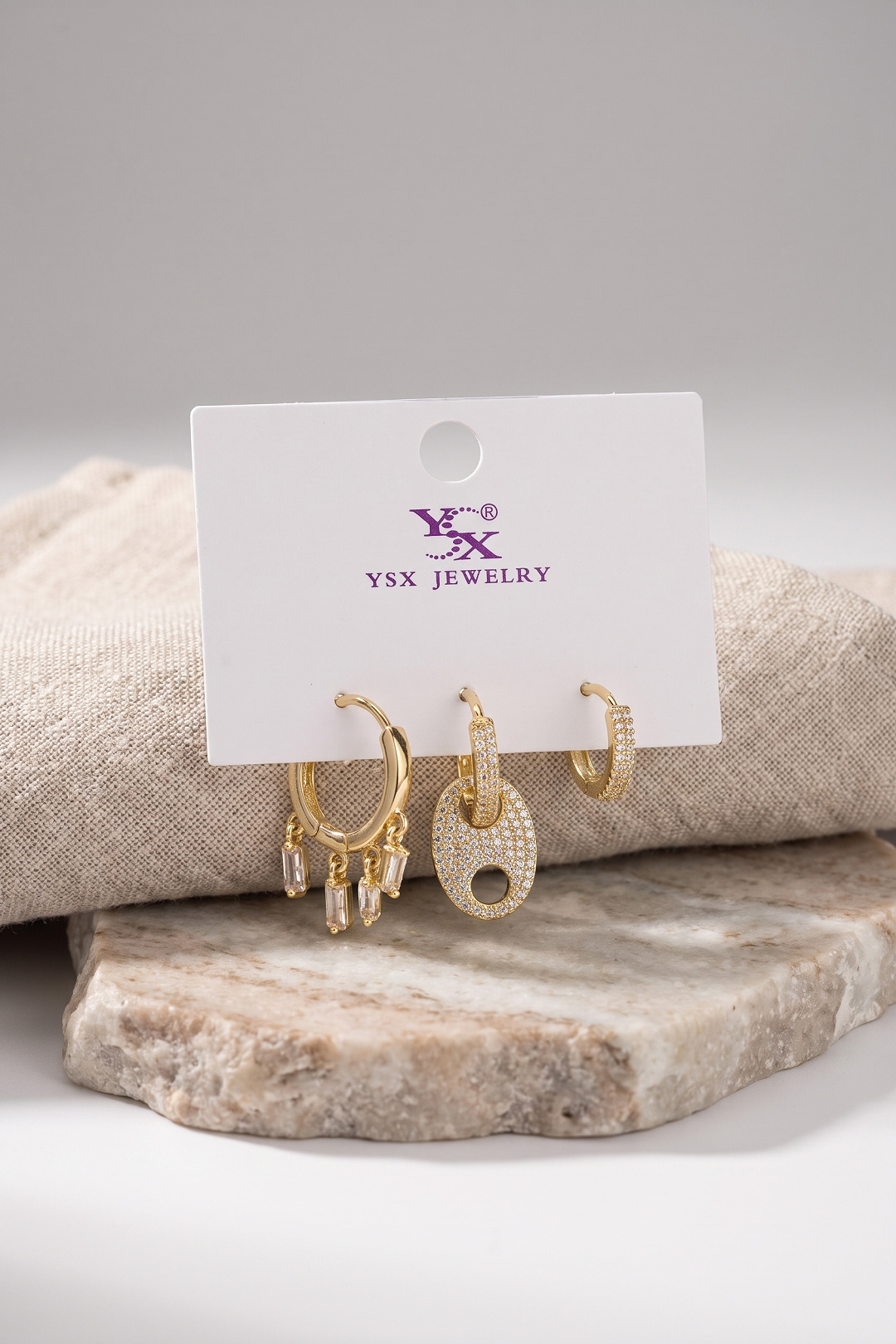 Pirinç Gold Renk Zirkon Taşlı Kadın Küpe Seti - Lisinya Pirinç Gold Renk Zirkon Taşlı Kadın Küpe Seti - Lisinya
