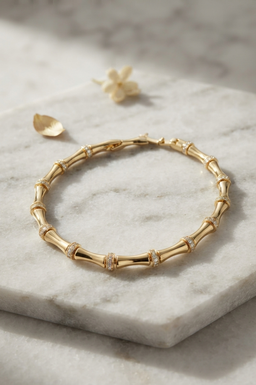 Gold Renk Bambu Model Zirkon Taşlı Kadın Bileklik - Lisinya Gold Renk Bambu Model Zirkon Taşlı Kadın Bileklik - Lisinya