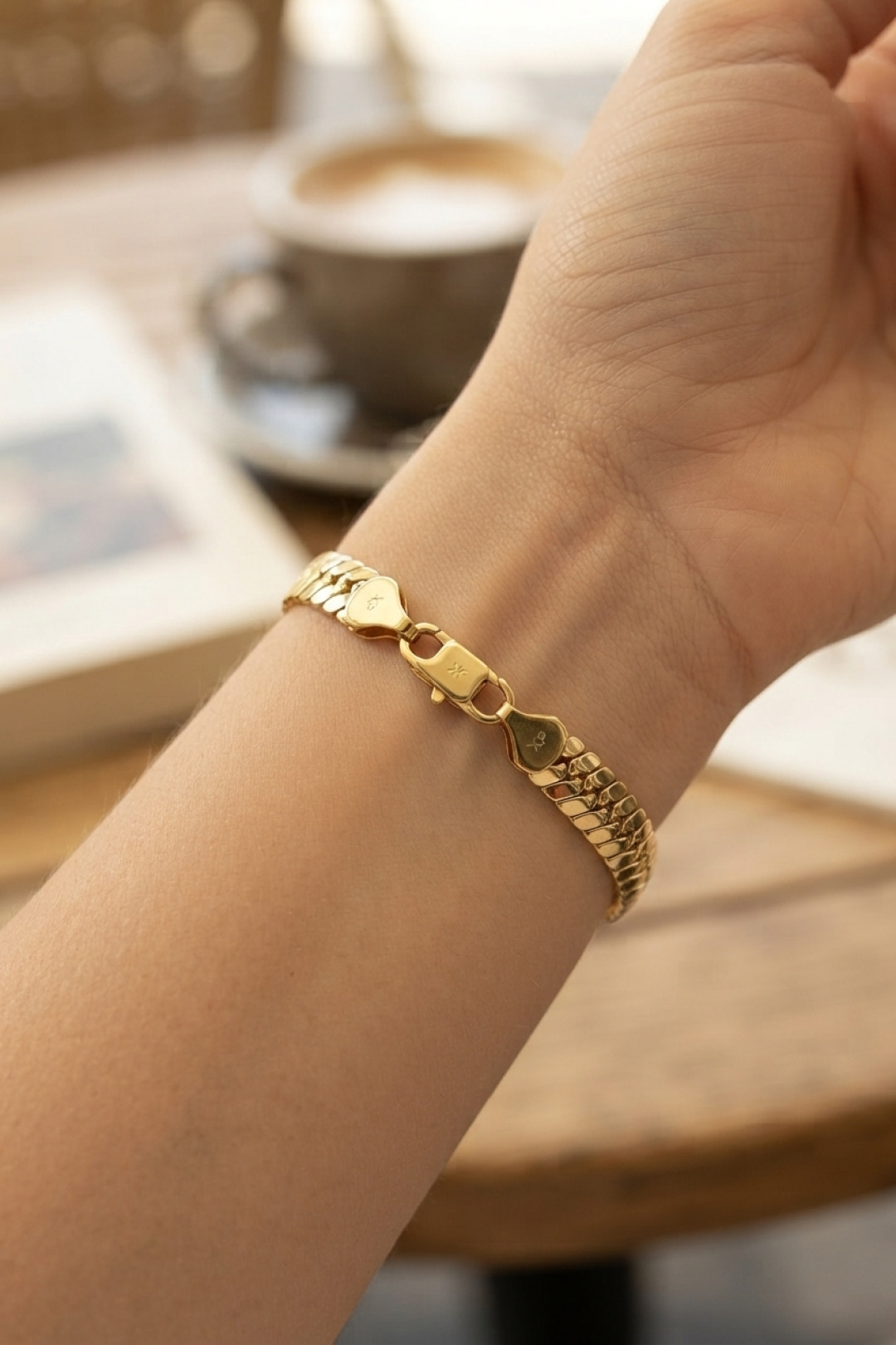 Xuping Gold Renk Yılan Zincir Model Kadın Bileklik - Lisinya Xuping Gold Renk Yılan Zincir Model Kadın Bileklik - Lisinya