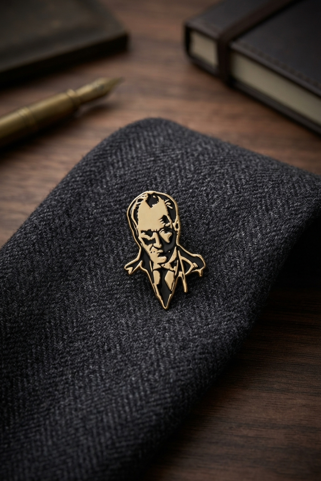 Atatürk Porte Gold Renk Pirinç Broş - Lisinya Atatürk Porte Gold Renk Pirinç Broş - Lisinya