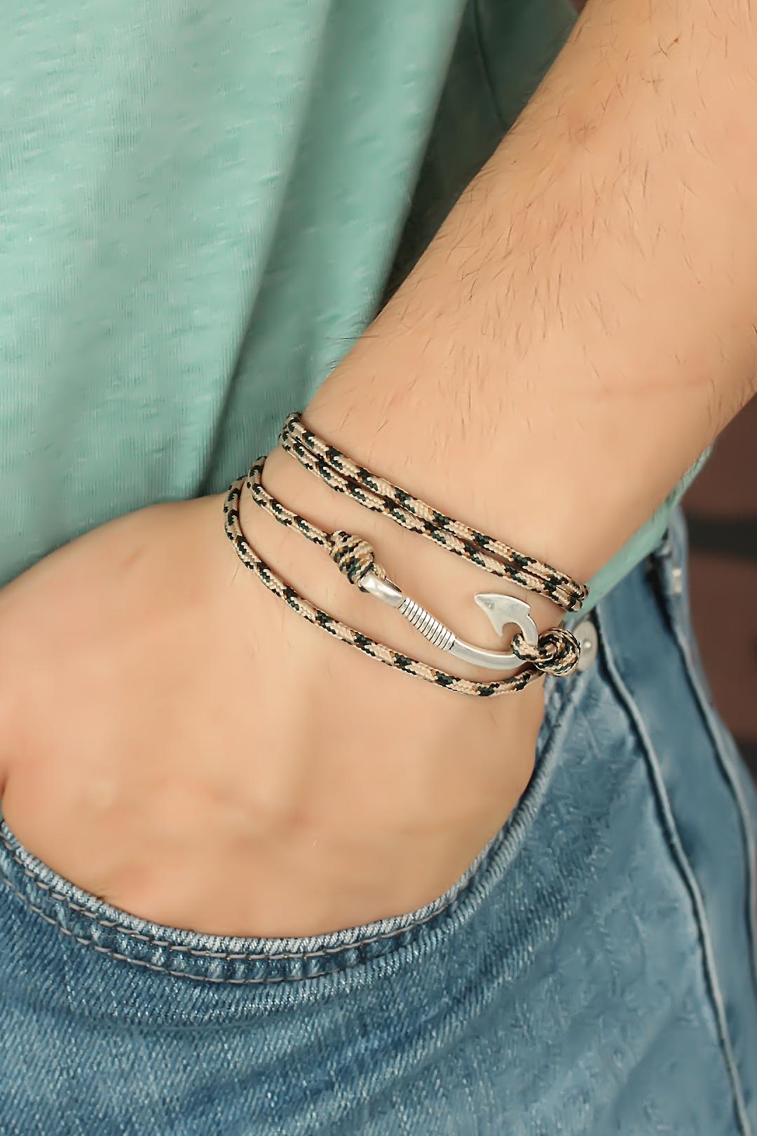 Krem Renk Çizgi Desenli Metal Kancalı Erkek Bileklik - Lisinya