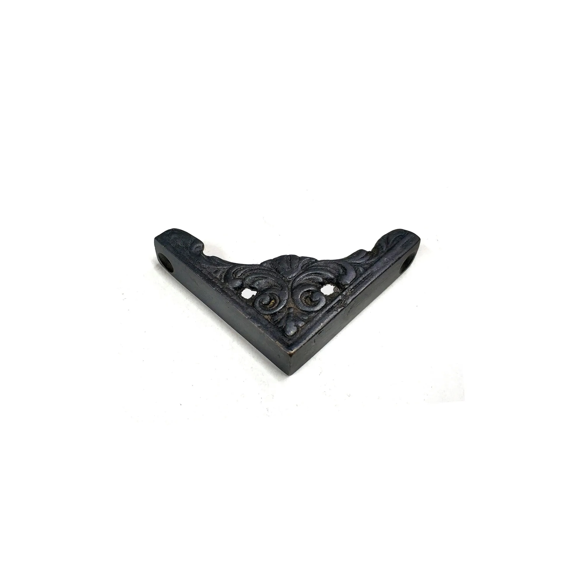 Antika Tarz Dekoratif Pirinç Köşe Süsü - 58x58 Mm, Oksit - Lisinya Antika Tarz Dekoratif Pirinç Köşe Süsü - 58x58 Mm, Oksit - Lisinya