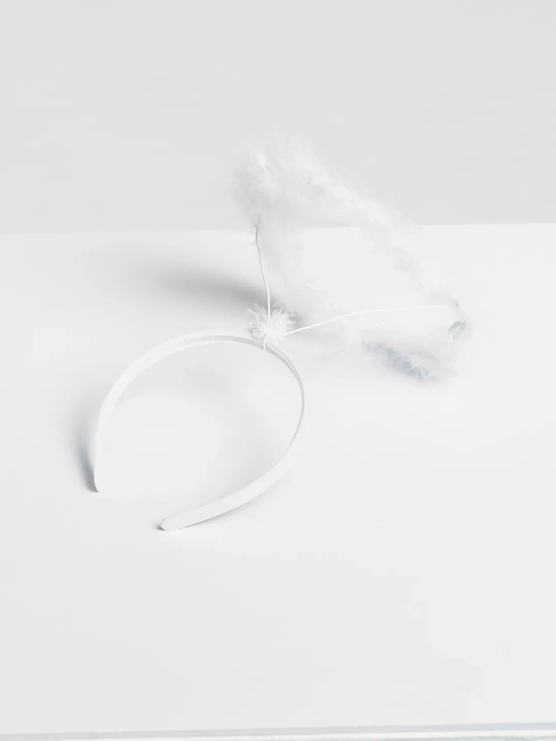 Beyaz Otrişli Tüylü Esnek Yapı Melek Haresi Melek Tacı - Lisinya Beyaz Otrişli Tüylü Esnek Yapı Melek Haresi Melek Tacı - Lisinya