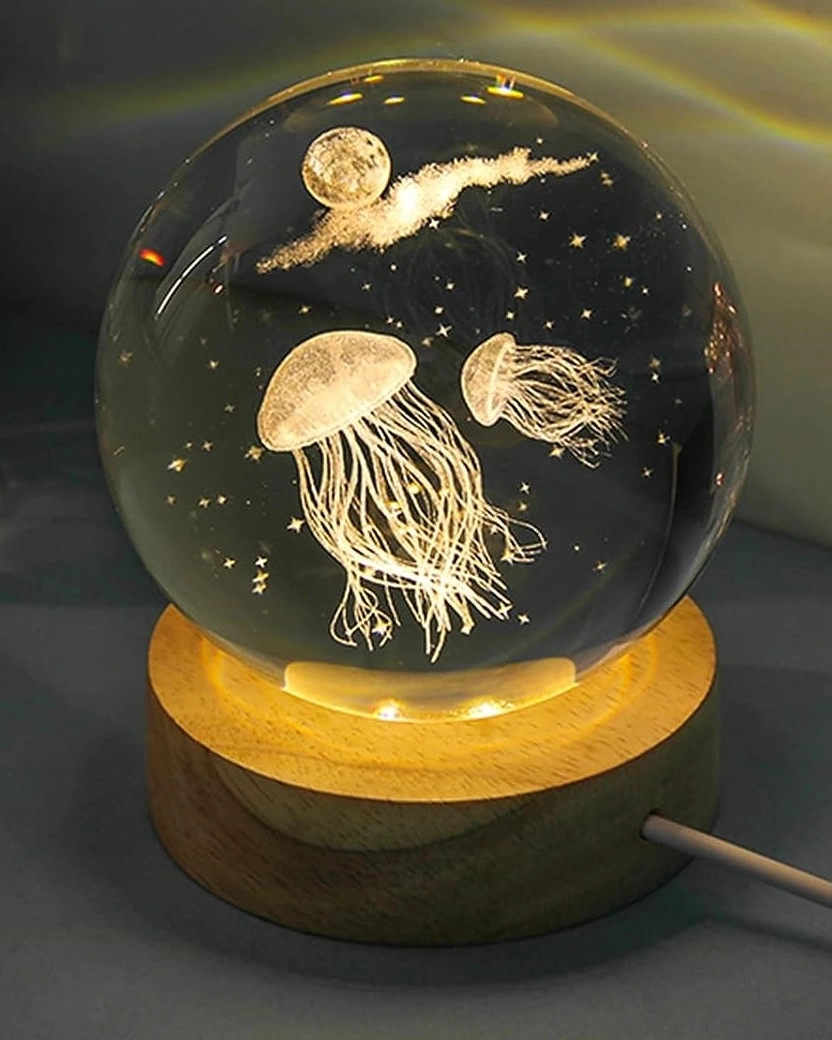 Dekoratif Deniz Anası Tasarımlı Ahşap Altlıklı Işıklı Cam Küre Büyük Boy Cam:8cm Ahşap:2cm - Lisinya