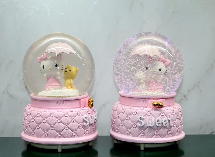 Hello Kitty İçi Dönmeli Püskürtmeli Işıklı Müzikli Kar Küresi Büyük Boy Alk3037 - Lisinya