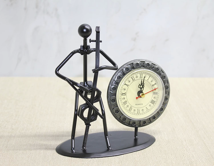 Metal Saatli Keman Çalan Müzisyen Alk4333 - Lisinya