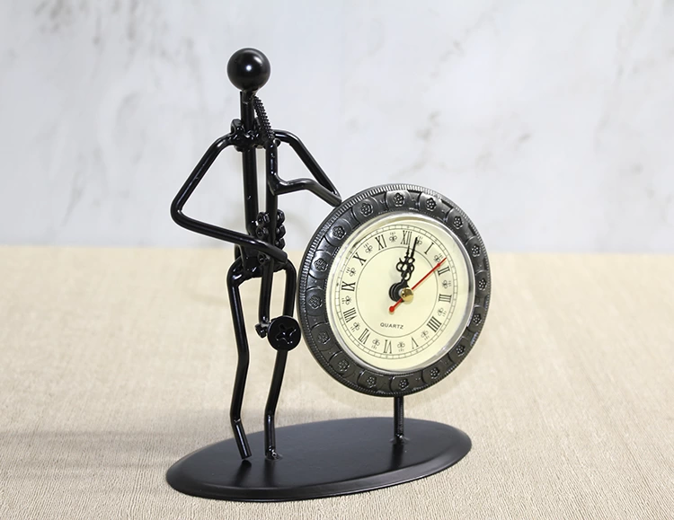 Metal Saatli Saksafon Çalan Müzisyen Alk4335 - Lisinya