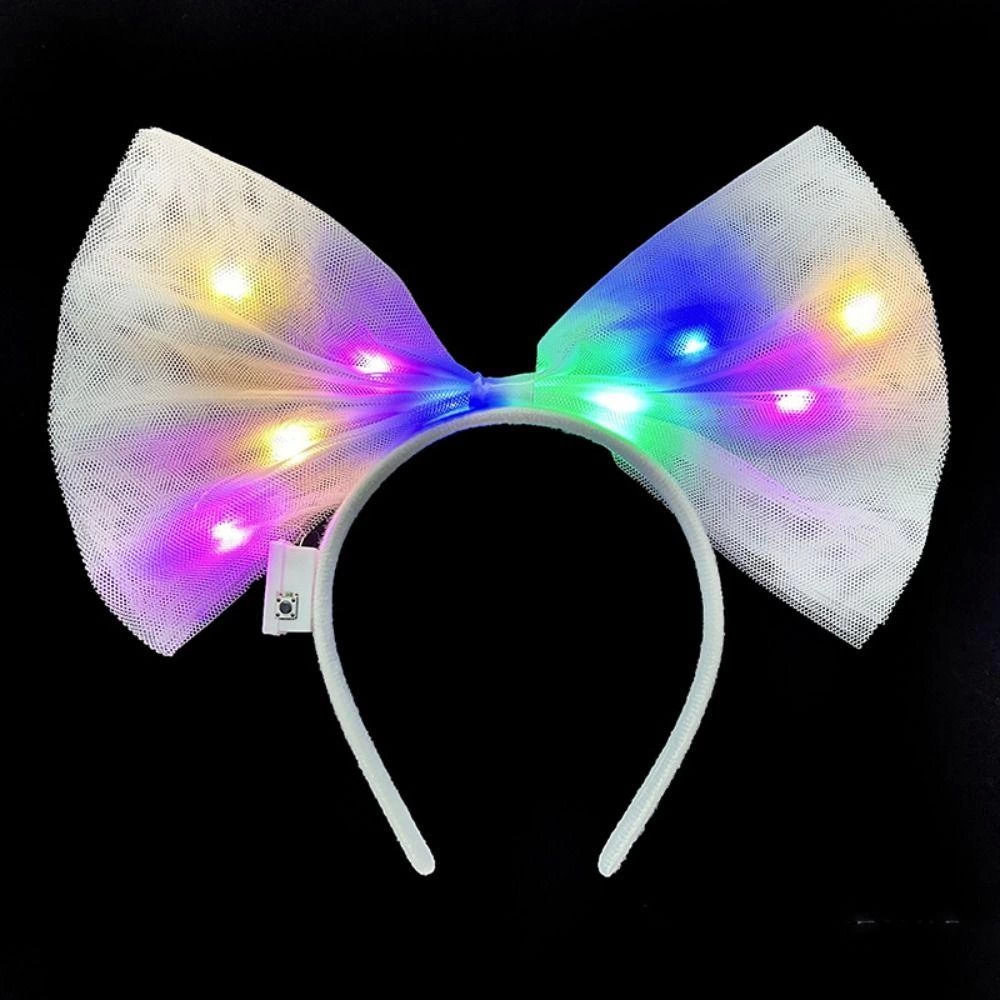Rengarenk Led Işıklı Fiyonk Şekilli Tül Parti Tacı Beyaz Renk 25x25 Cm - Lisinya Rengarenk Led Işıklı Fiyonk Şekilli Tül Parti Tacı Beyaz Renk 25x25 Cm - Lisinya