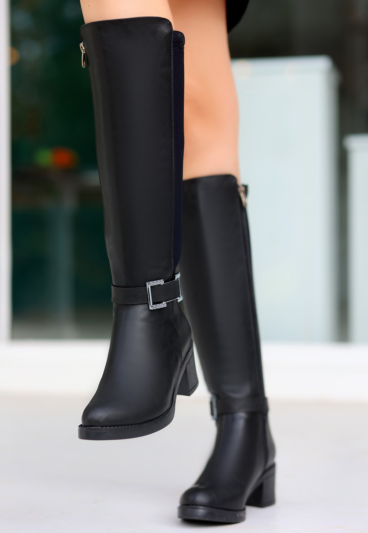 Emrat Siyah Cilt Topuklu Çizme - Lisinya Emrat Siyah Cilt Topuklu Çizme - Lisinya