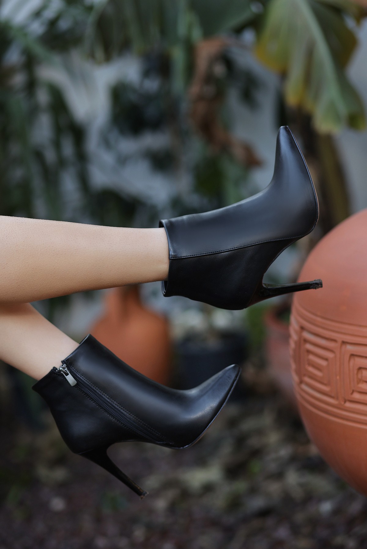 Blan Siyah Cilt Topuklu Bot - Lisinya Blan Siyah Cilt Topuklu Bot - Lisinya