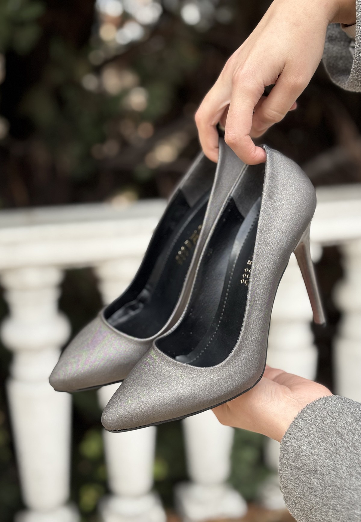 Hillar Platin Saten Stiletto Ayakkabı - Lisinya Hillar Platin Saten Stiletto Ayakkabı - Lisinya