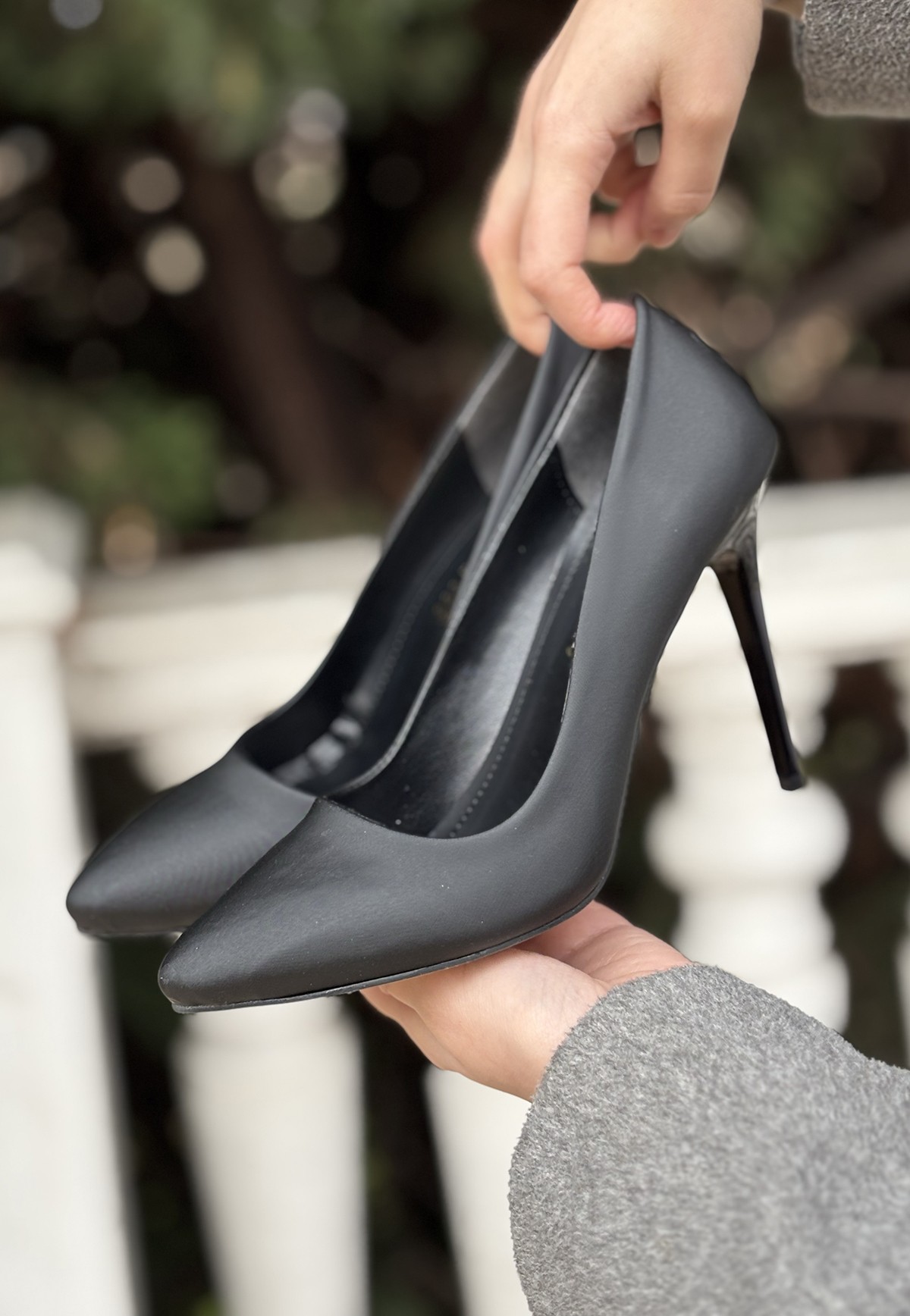 Hillar Siyah Saten Stiletto Ayakkabı - Lisinya Hillar Siyah Saten Stiletto Ayakkabı - Lisinya