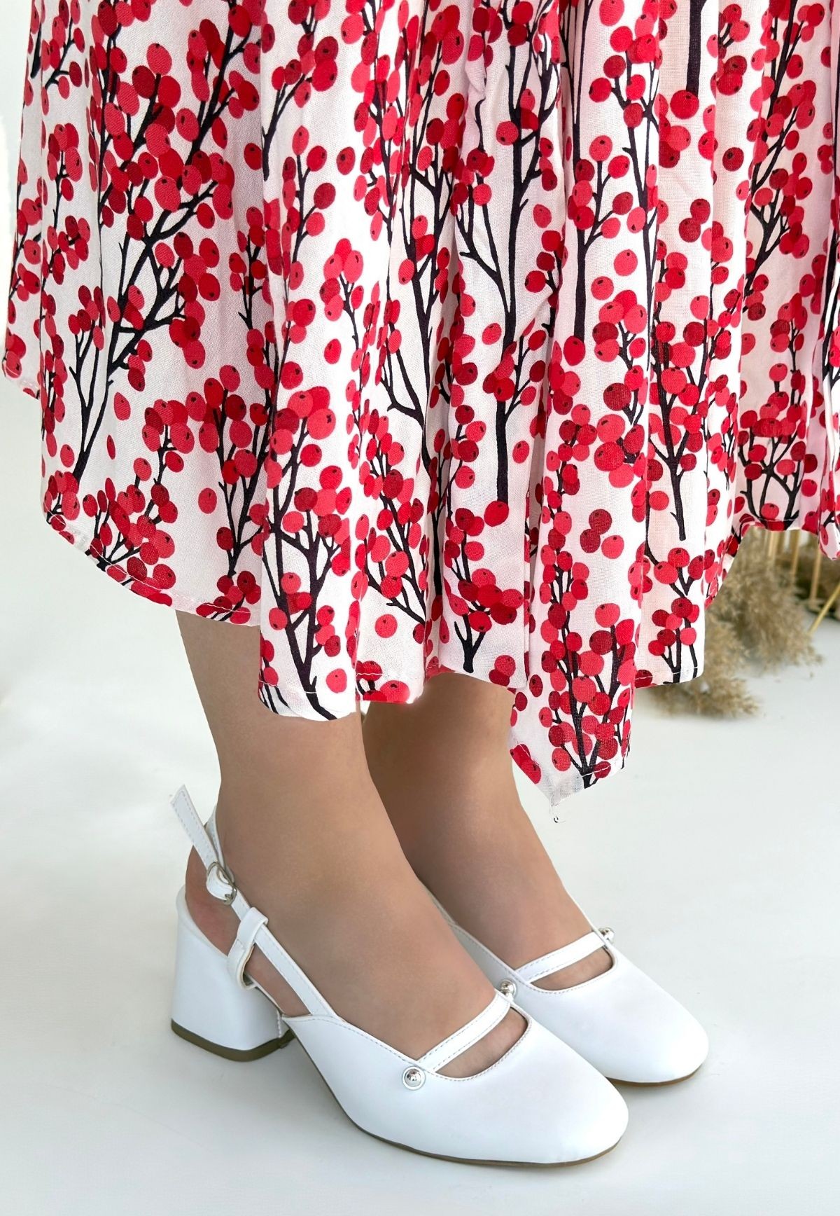 Jecci Beyaz Cilt Topuklu Ayakkabı - Lisinya Jecci Beyaz Cilt Topuklu Ayakkabı - Lisinya