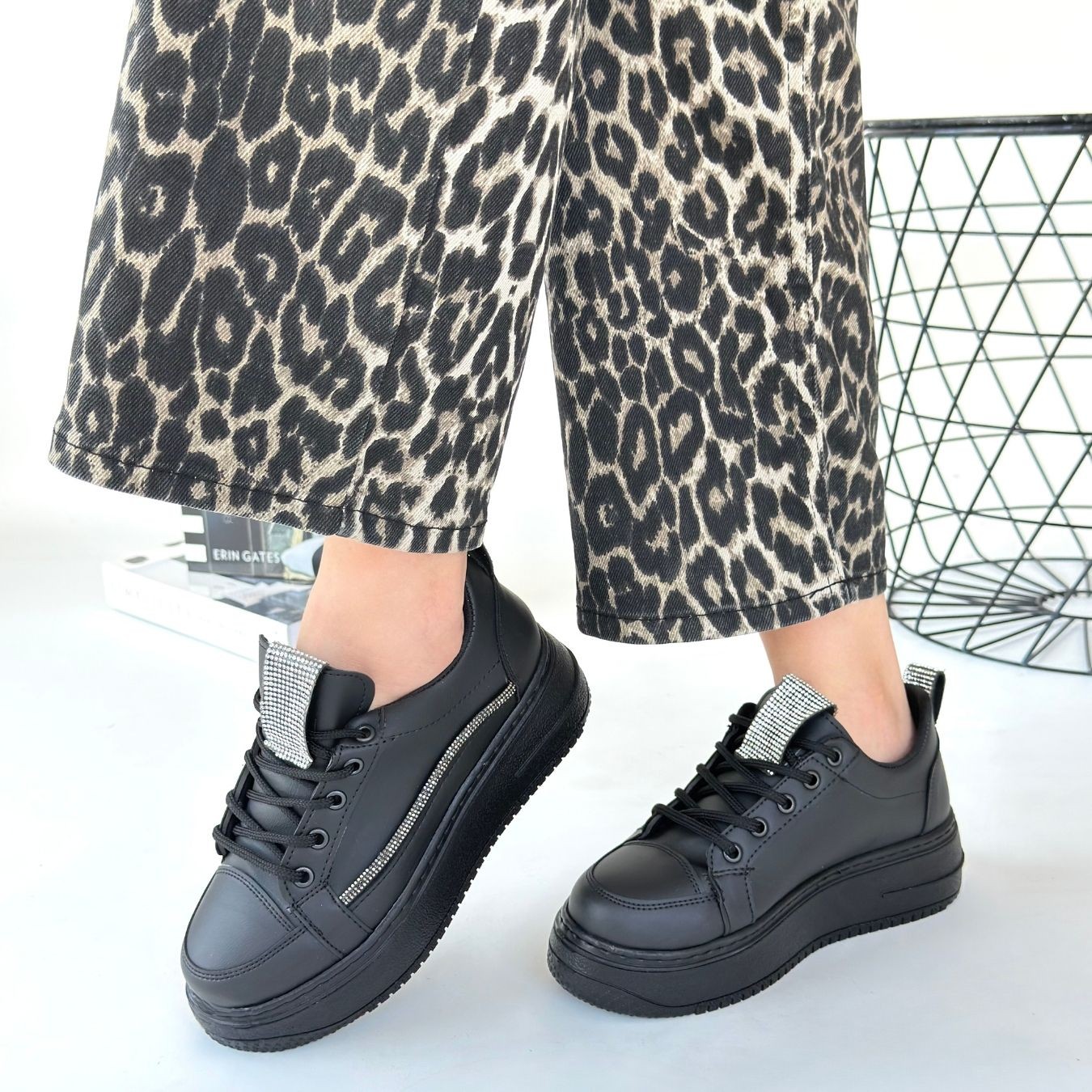 Leope Siyah Cilt Bağcıklı Spor Ayakkabı - Lisinya Leope Siyah Cilt Bağcıklı Spor Ayakkabı - Lisinya
