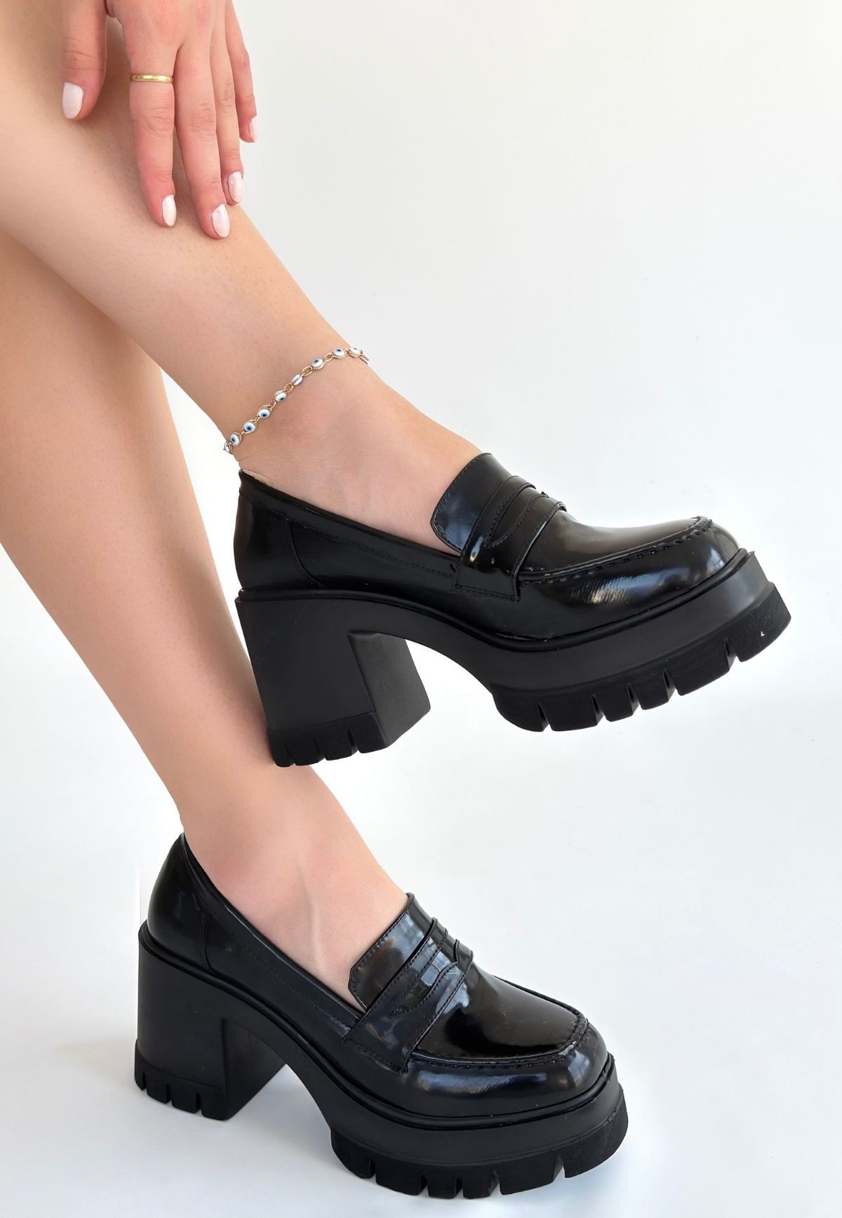 Janes Siyah Rugan Dolgu Topuk Ayakkabı - Lisinya Janes Siyah Rugan Dolgu Topuk Ayakkabı - Lisinya