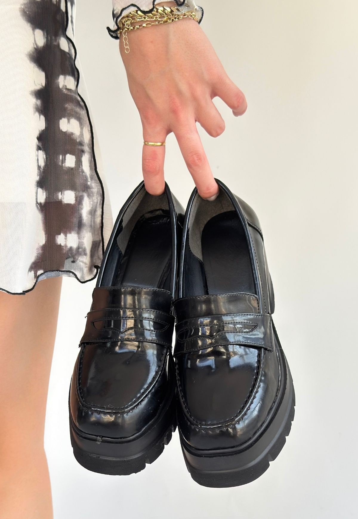 Janes Siyah Rugan Dolgu Topuk Ayakkabı - Lisinya Janes Siyah Rugan Dolgu Topuk Ayakkabı - Lisinya