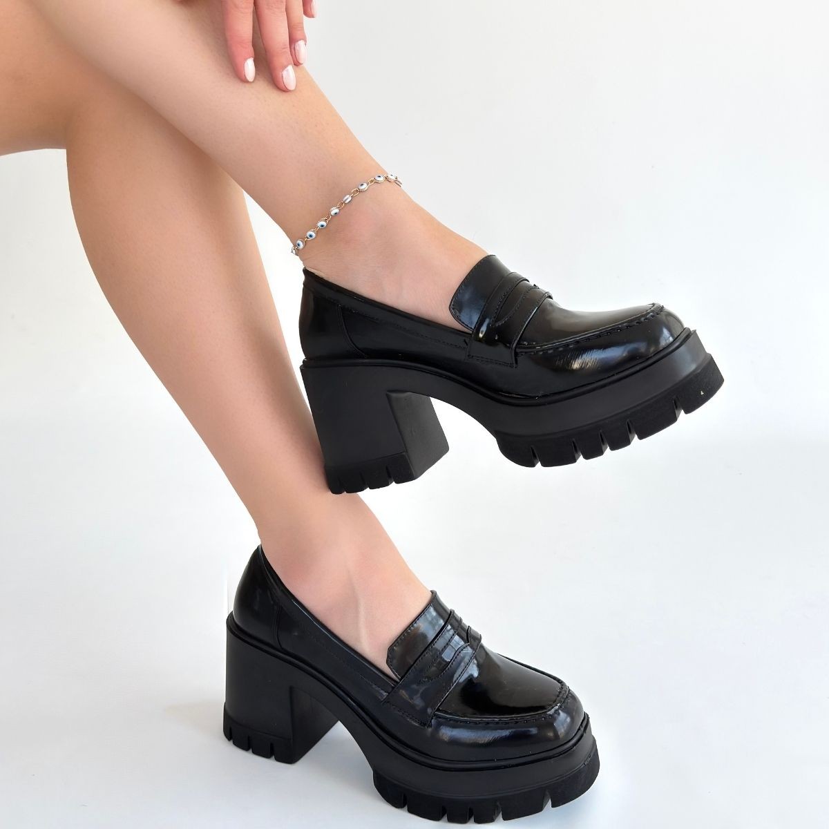 Janes Siyah Rugan Dolgu Topuk Ayakkabı - Lisinya Janes Siyah Rugan Dolgu Topuk Ayakkabı - Lisinya