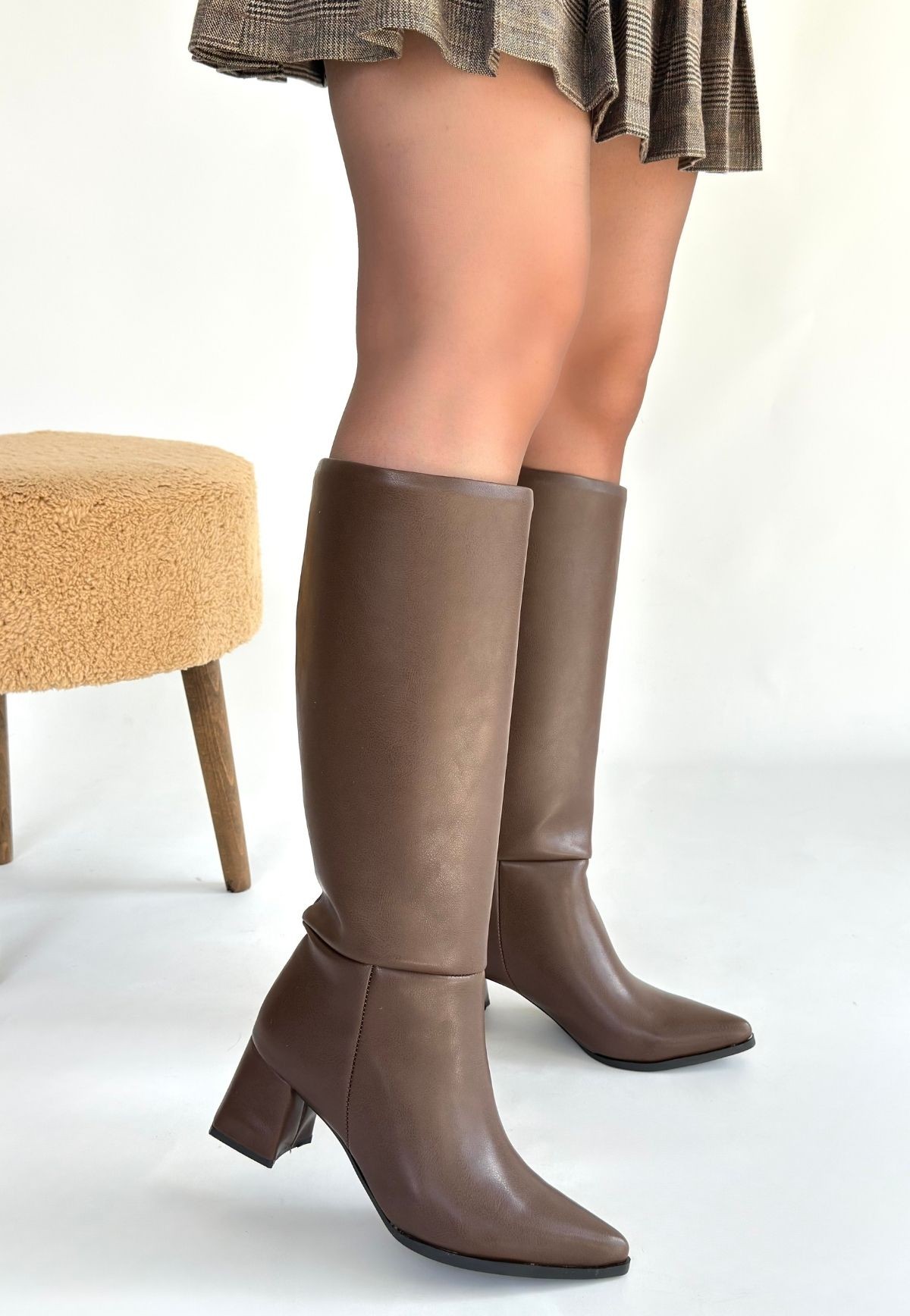 Roksa Acı Kahvei Cilt Topuklu Çizme - Lisinya Roksa Acı Kahvei Cilt Topuklu Çizme - Lisinya