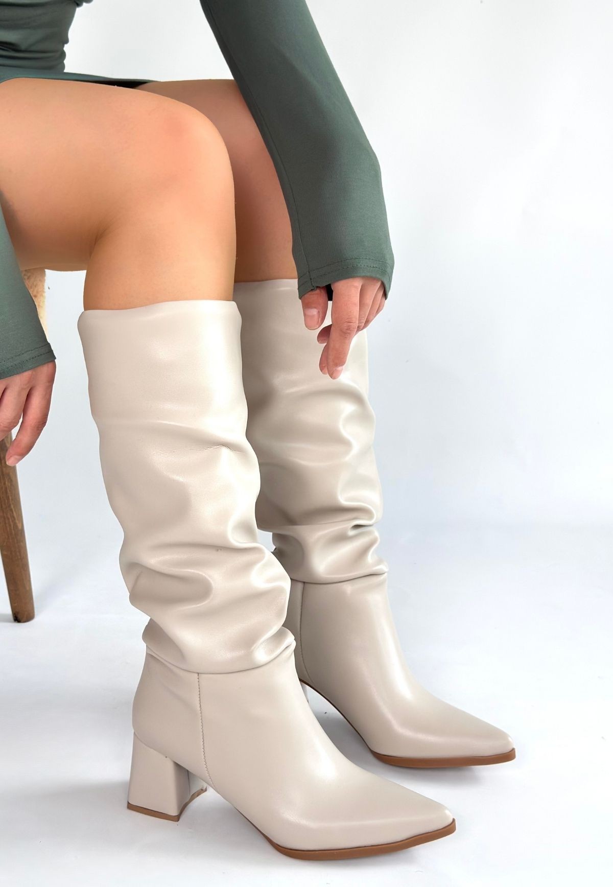 Piyat Ten Cilt Topuklu Çizme - Lisinya Piyat Ten Cilt Topuklu Çizme - Lisinya