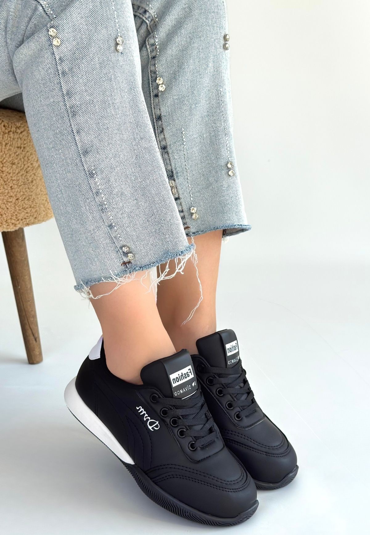 Tawen Siyah Cilt Bağcıklı Spor Ayakkabı - Lisinya Tawen Siyah Cilt Bağcıklı Spor Ayakkabı - Lisinya