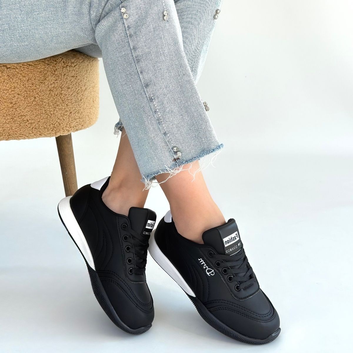 Tawen Siyah Cilt Bağcıklı Spor Ayakkabı - Lisinya Tawen Siyah Cilt Bağcıklı Spor Ayakkabı - Lisinya