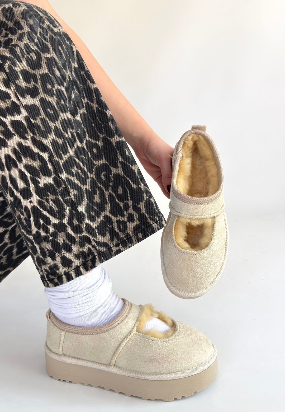 Carren Bej Süet Bot - Lisinya Carren Bej Süet Bot - Lisinya