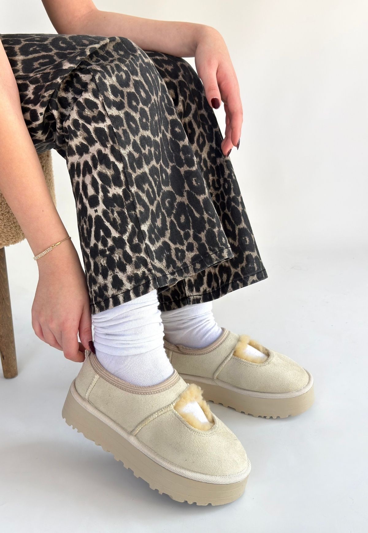 Carren Bej Süet Bot - Lisinya Carren Bej Süet Bot - Lisinya