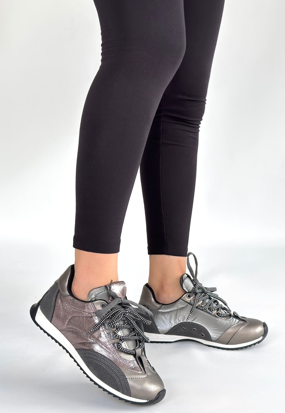 Ranu Platin Cilt Paraşüt Detaylı Bağcıklı Spor Ayakkabı - Lisinya