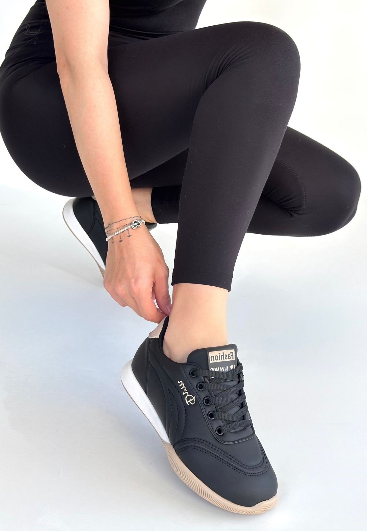 Tawen Siyah Cilt Bej Tabanlı Bağcıklı Spor Ayakkabı - Lisinya