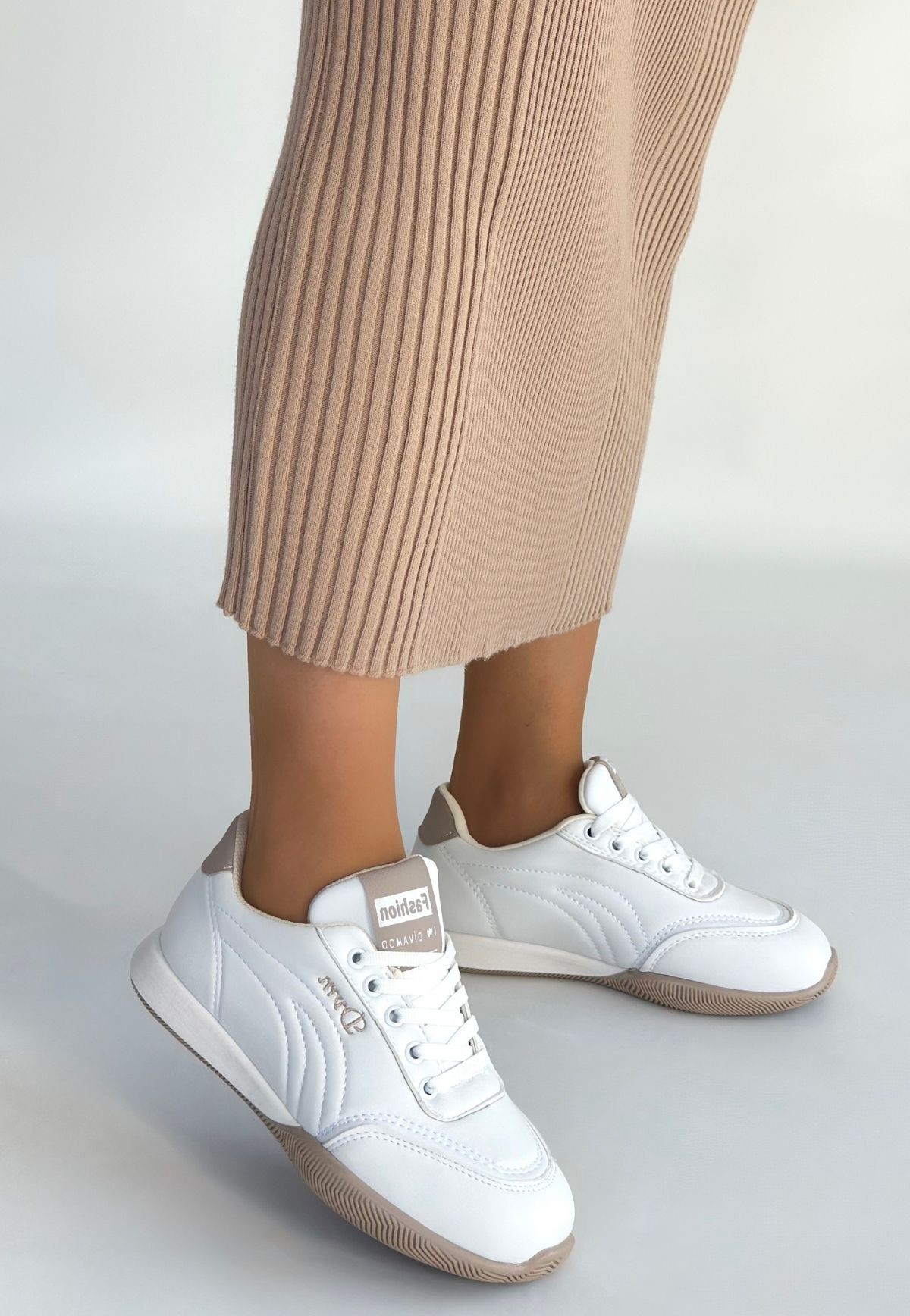 Tawen Beyaz Cilt Bağcıklı Spor Ayakkabı - Lisinya