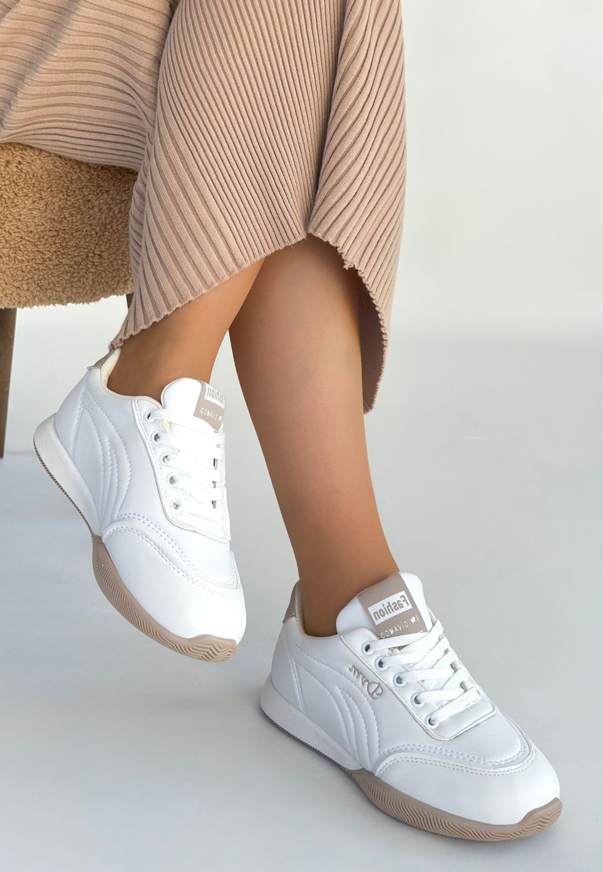 Tawen Beyaz Cilt Bağcıklı Spor Ayakkabı - Lisinya