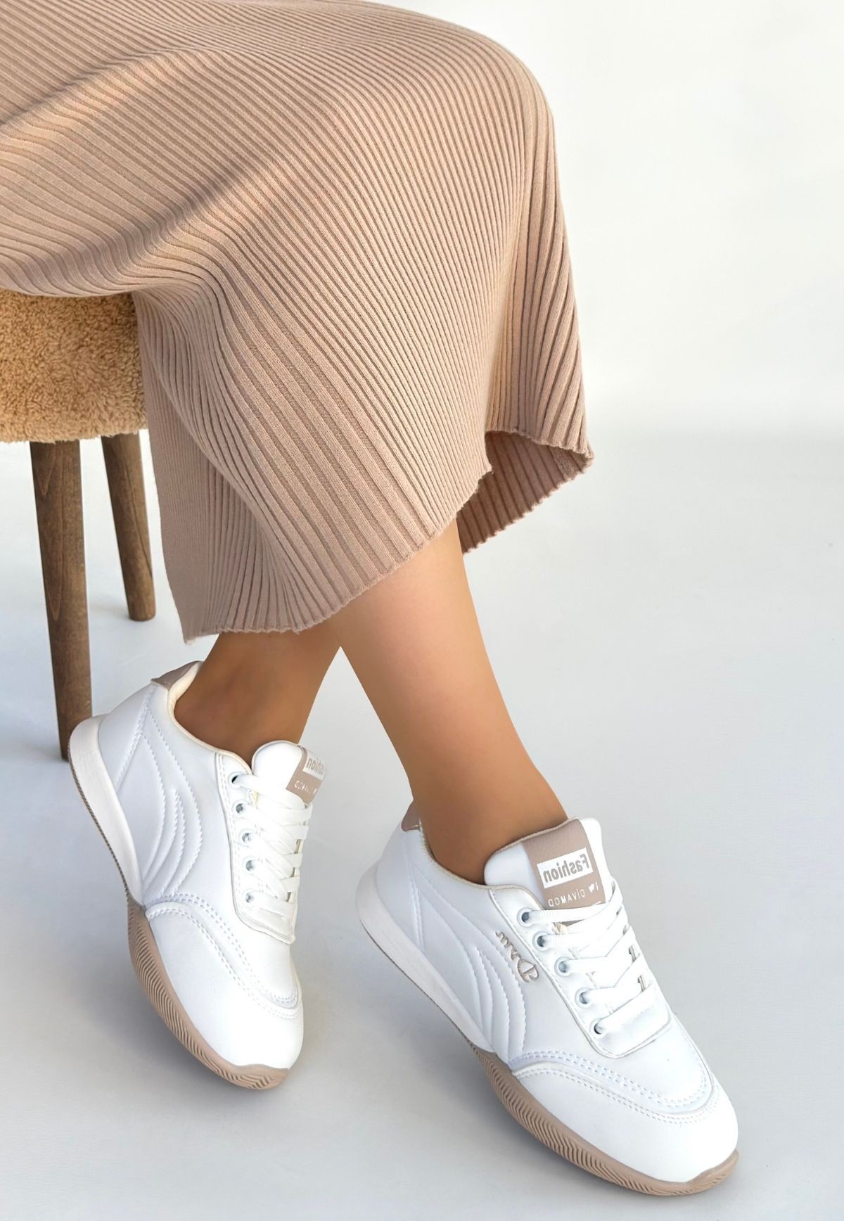 Tawen Beyaz Cilt Bağcıklı Spor Ayakkabı - Lisinya