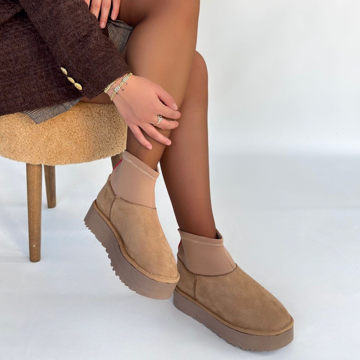 Cuen Nude Süet Bot - Lisinya