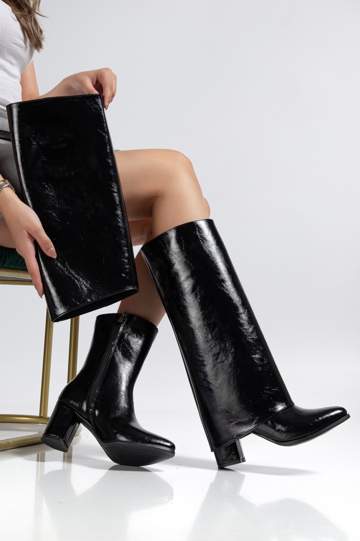 Wila Siyah Parlak Topuklu Tak Çıkar Çizme - Lisinya