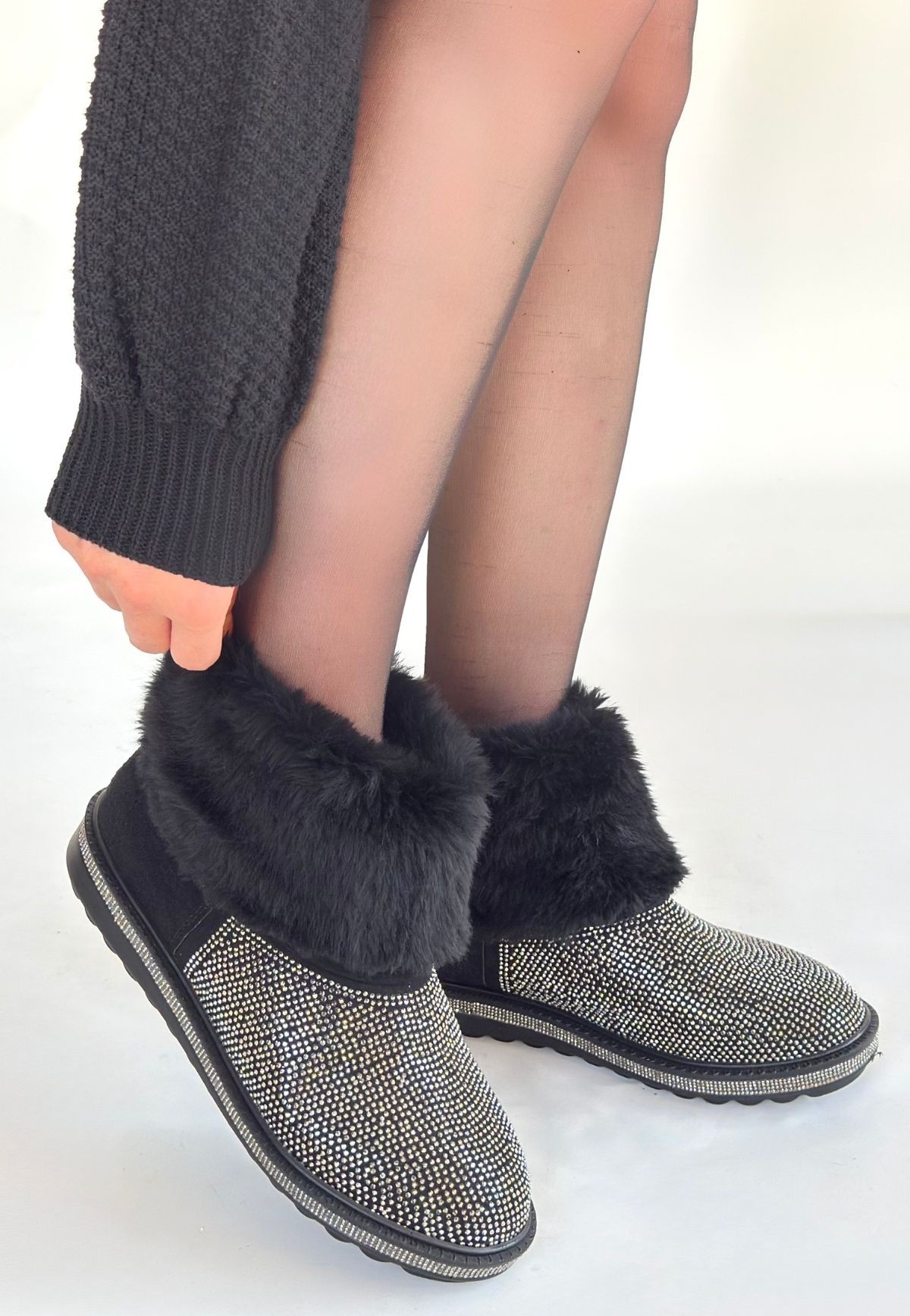 Linka Siyah Süet Gümüş Boncuk İşlemeli Bot - Lisinya