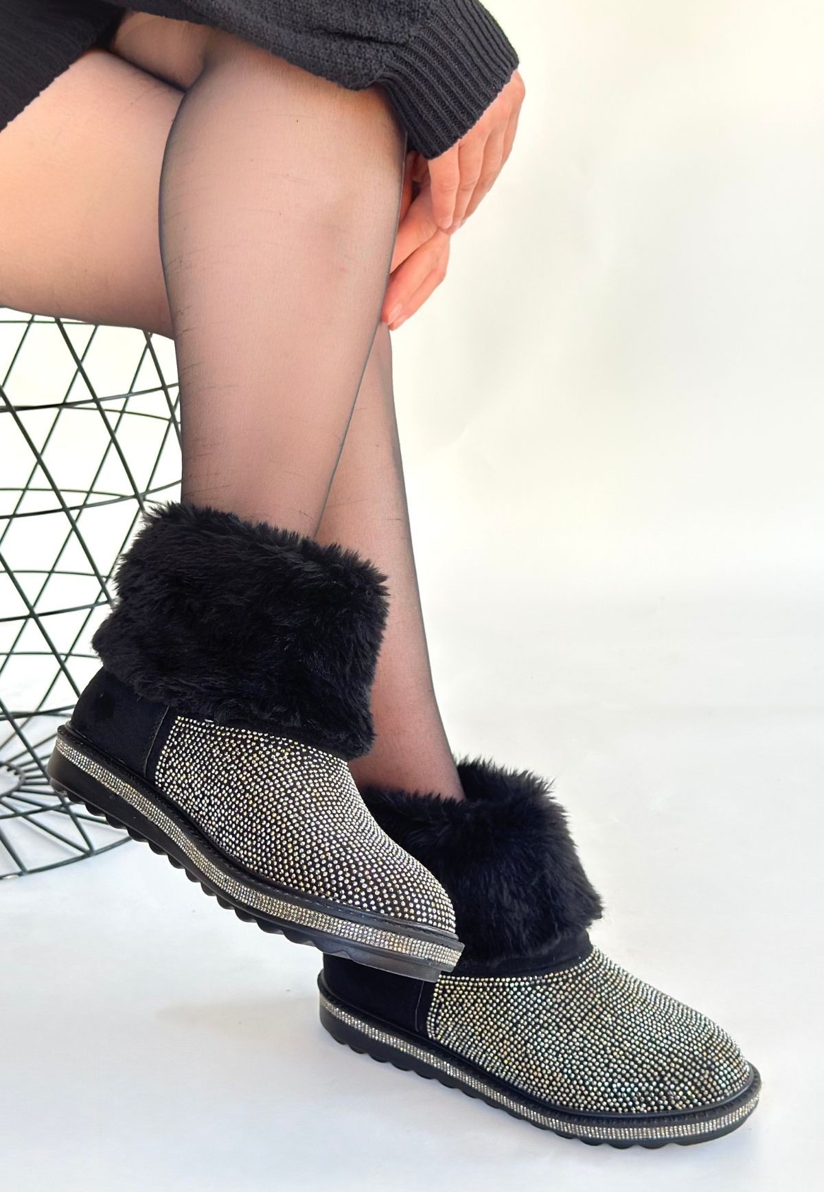 Linka Siyah Süet Gümüş Boncuk İşlemeli Bot - Lisinya