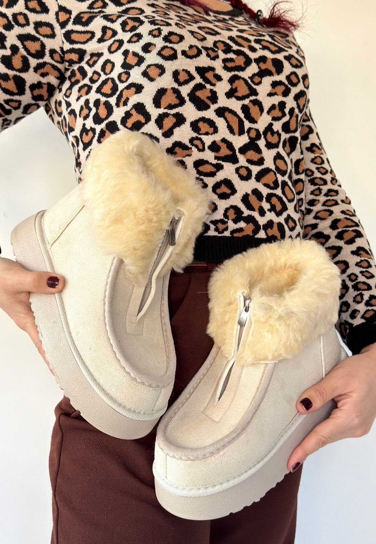 Zinya Bej Süet Bot - Lisinya