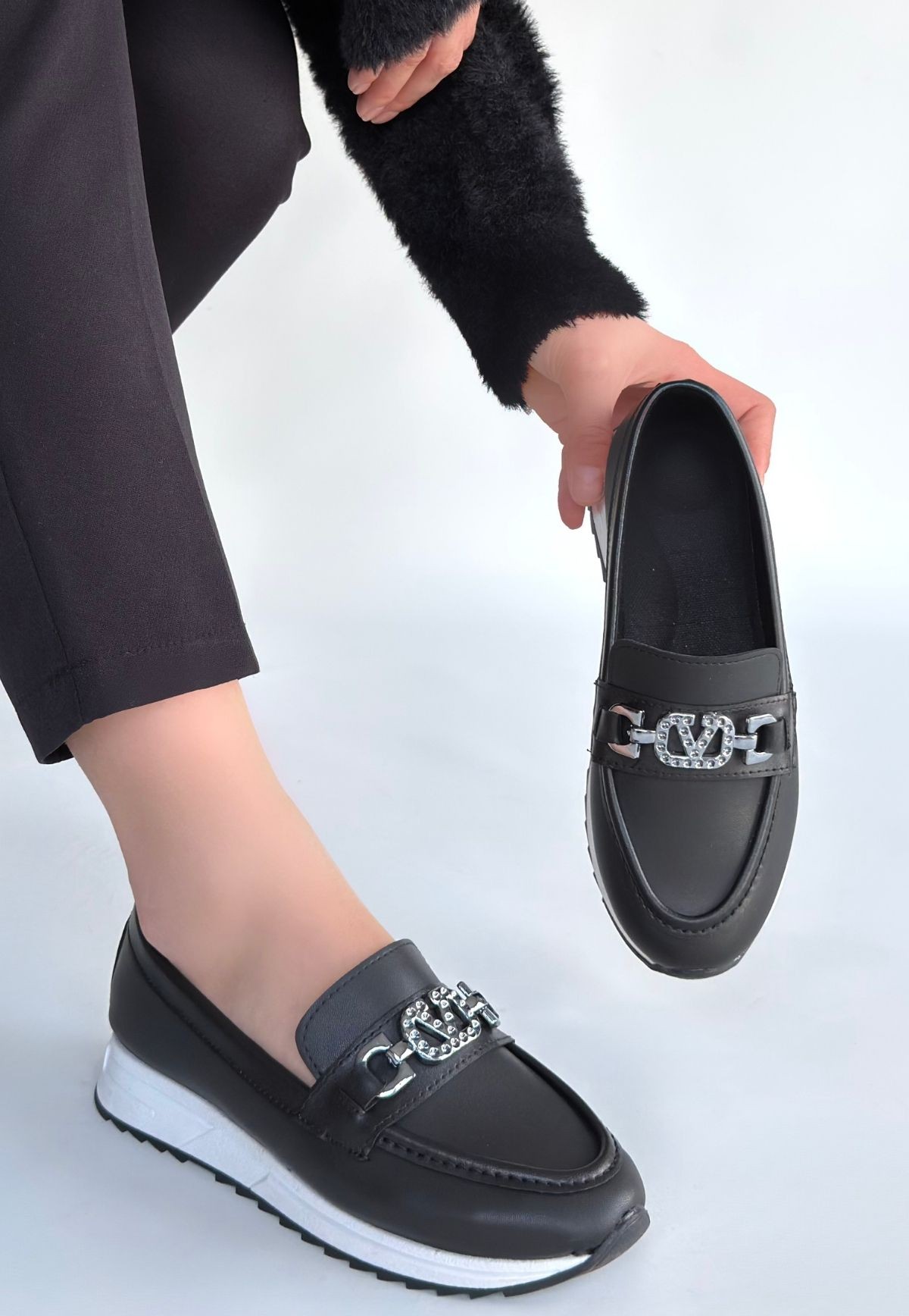 Otra Siyah Cilt Babet Ayakkabı - Lisinya