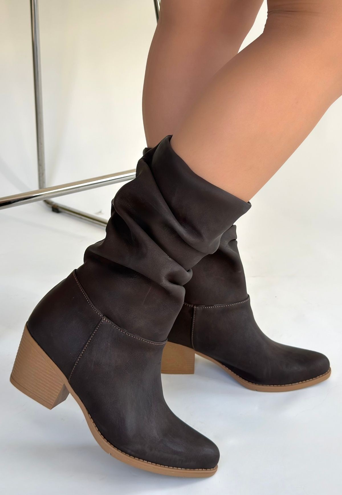 Yior Acı Kahve Nubuk Topuklu Bot - Lisinya