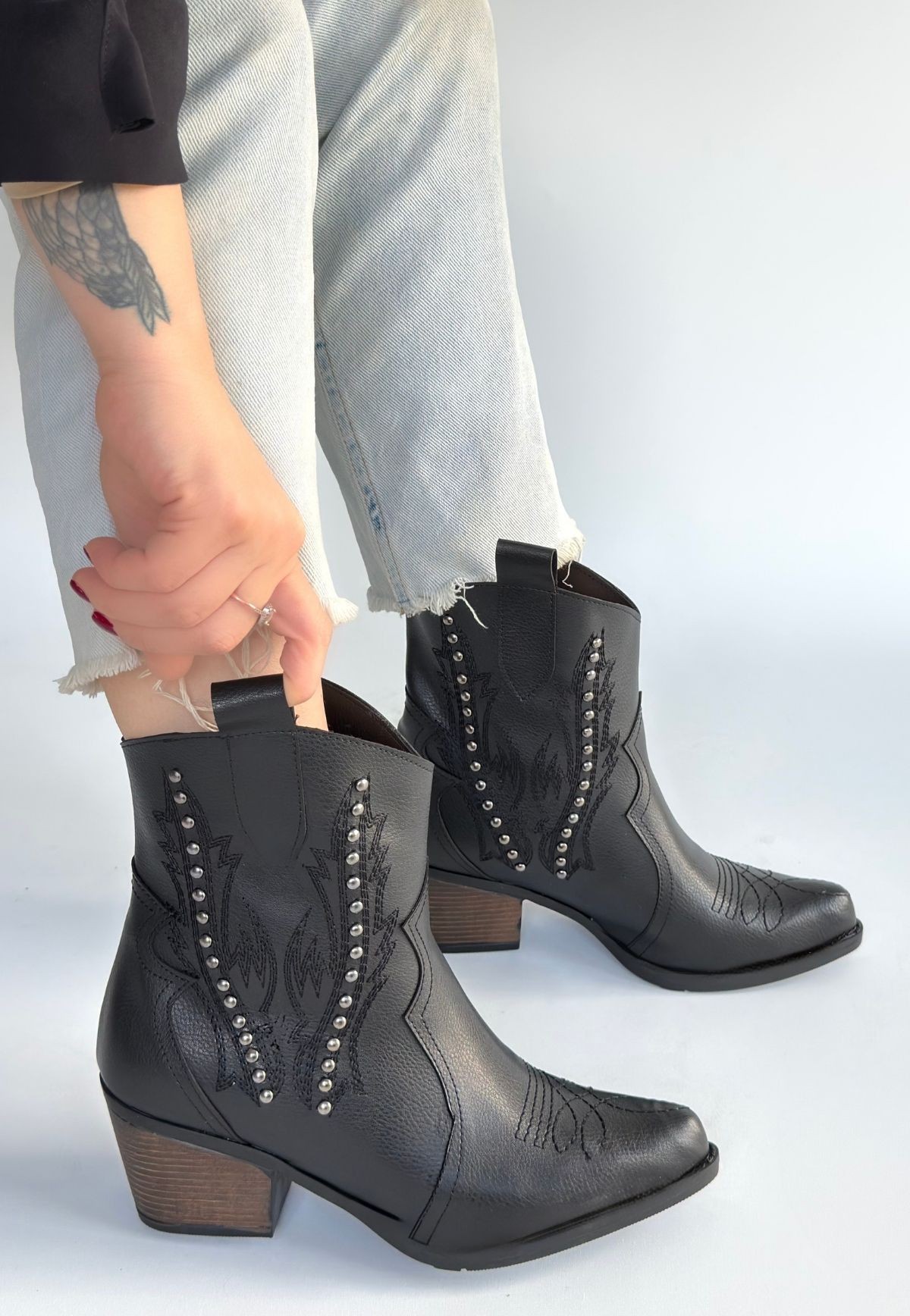 Matin Siyah Cilt Topuklu Bot - Lisinya