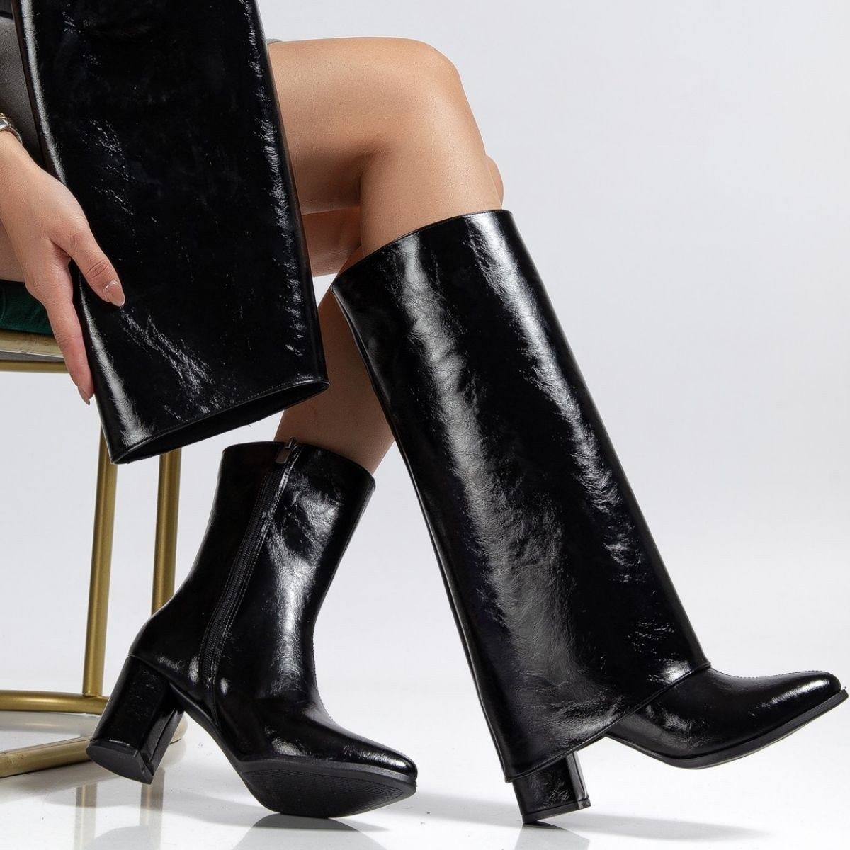 Wila Siyah Parlak Topuklu Tak Çıkar Çizme - Lisinya