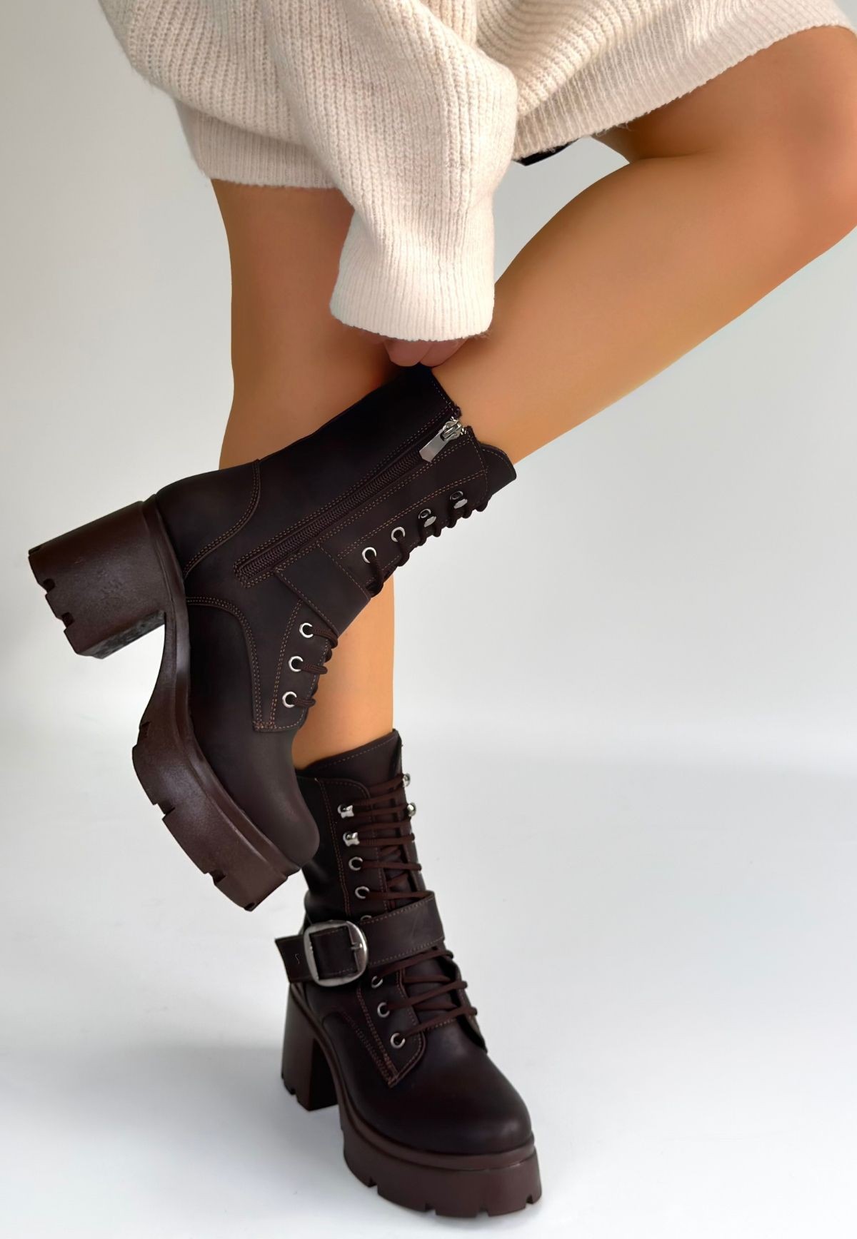 Linma Acı Kahve Cilt Bağcıklı Topuklu Bot - Lisinya