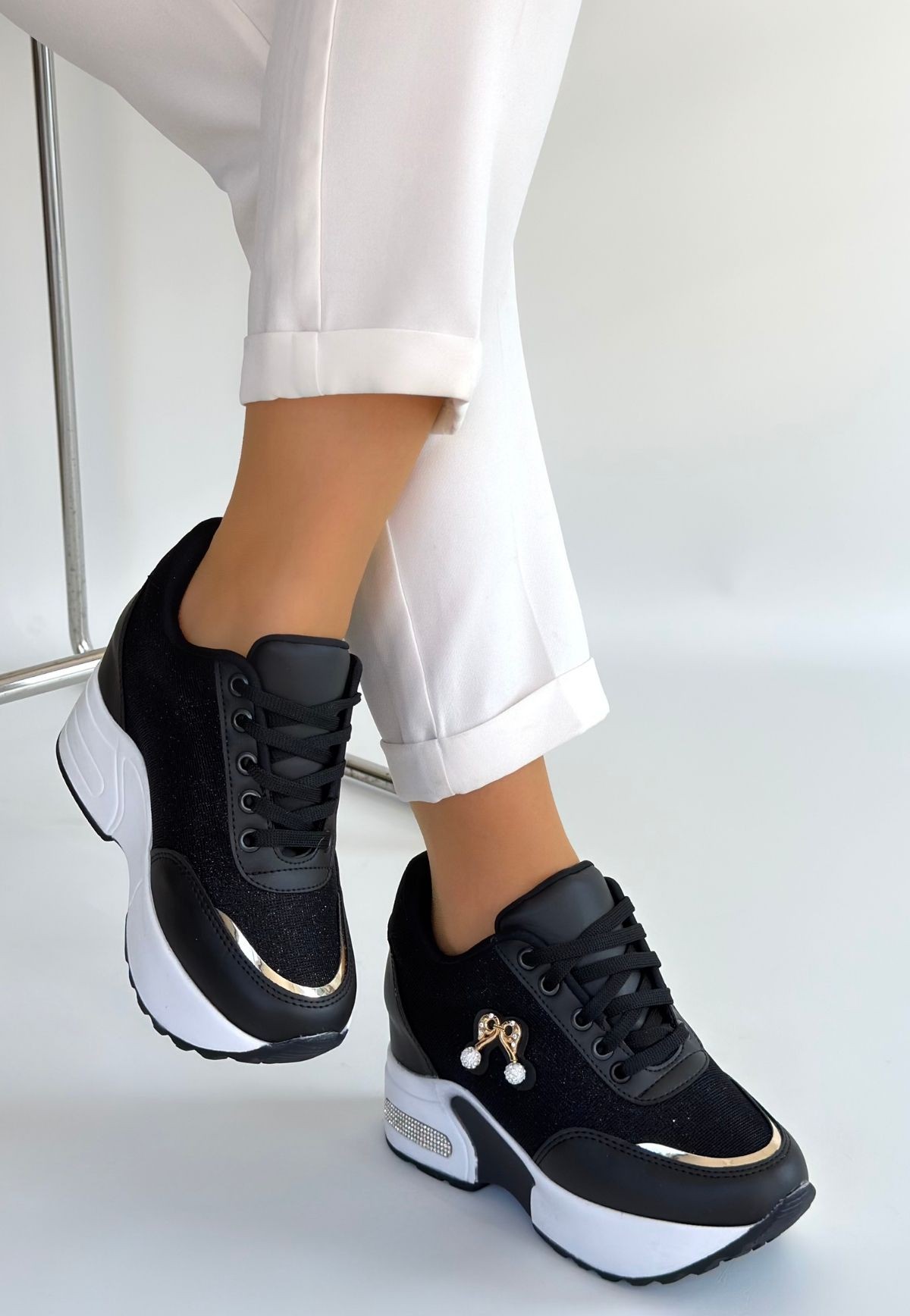 Wody Siyah Cilt Simli Bağcıklı Spor Ayakkabı - Lisinya