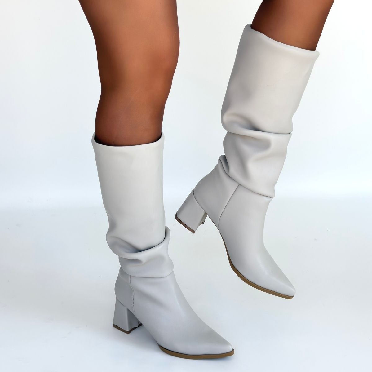 Pitay Bej Cilt Topuklu Çizme - Lisinya